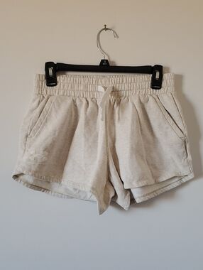 Under Armour Women's Light Cream Drawstring Athletic Shorts Size Small